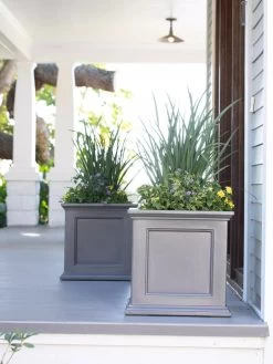 Fairfield Self-Watering Square Planter, 20” X 20” -Gardenhaus Shop 39 618 5545 tif