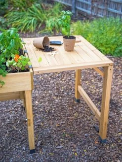 VegTrug® Side Table -Gardenhaus Shop 8592870 004 tif