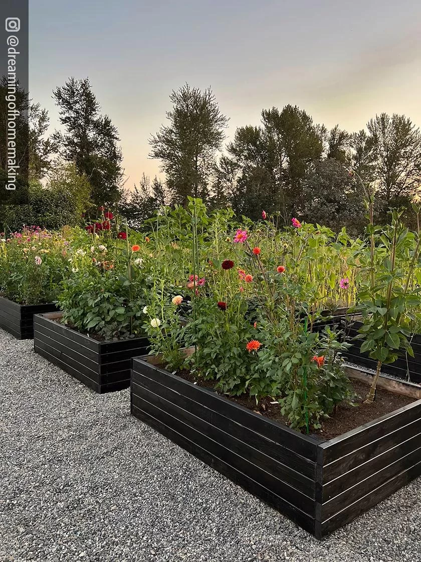 Gardener’s Exterior Wood Stain, 1 Quart 3 Gardener’s Exterior Wood Stain, 1 Quart - Image 2