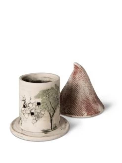 Stoneware Ladybug Castle -Gardenhaus Shop 8597584 933 tif