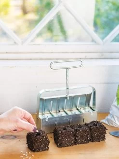 Soil Blocker, 4 Cell -Gardenhaus Shop 8599790 18641 tif