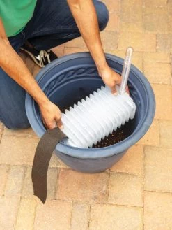 Adjustable Self-Watering Insert For Pots And Planters -Gardenhaus Shop 8610250 0006 tif