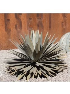 Desert Steel Yucca Plant Sculpture -Gardenhaus Shop 8610744 02v